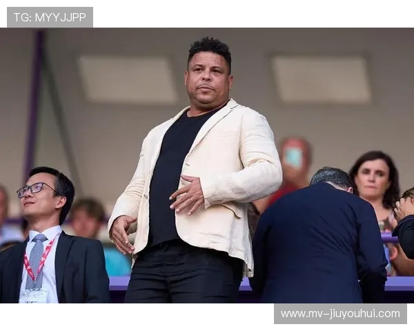 罗纳尔多球迷如何看待他在足球历史中的地位与传奇之路